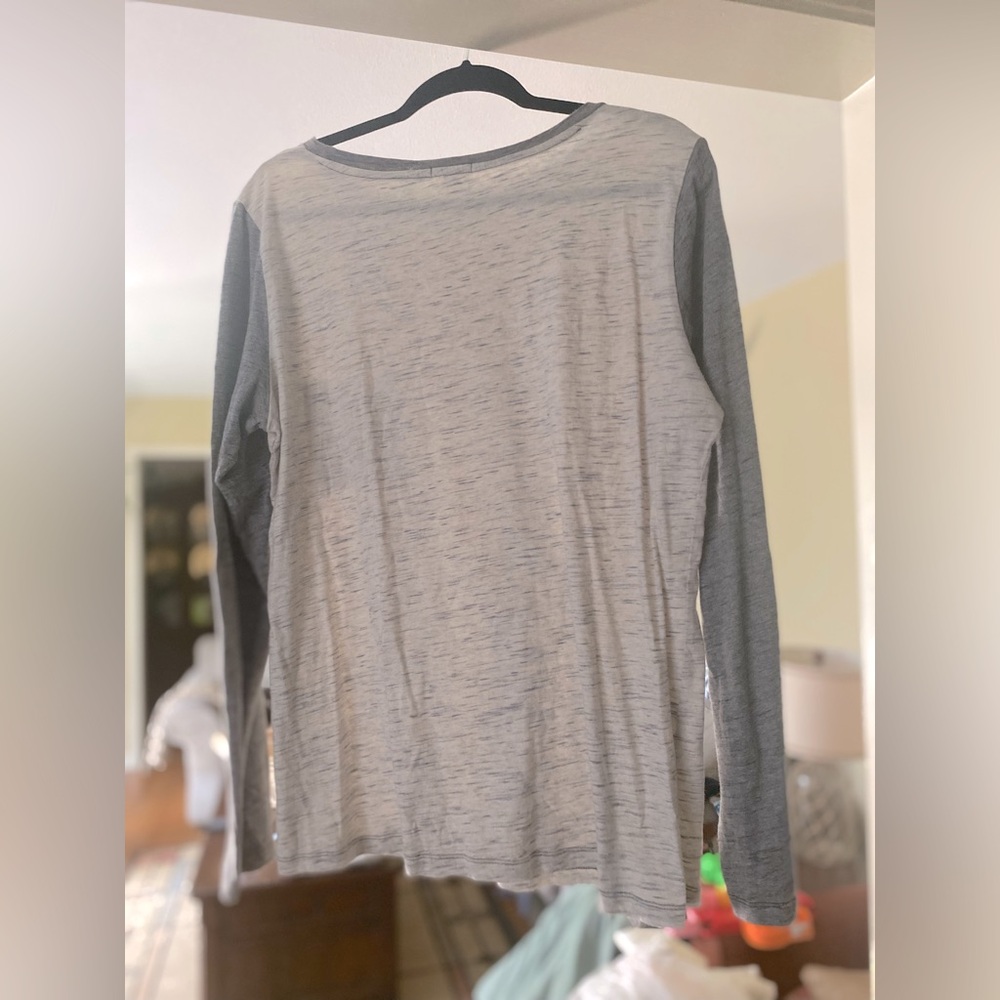 2 Gap multi color long sleeve t-shirts